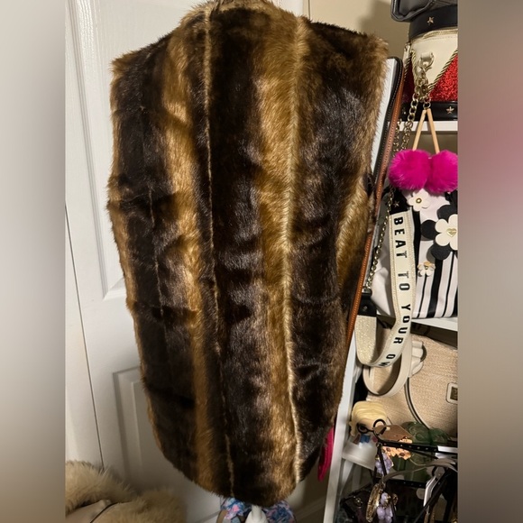Betsey Johnson Fur Vest - Picture 6 of 7